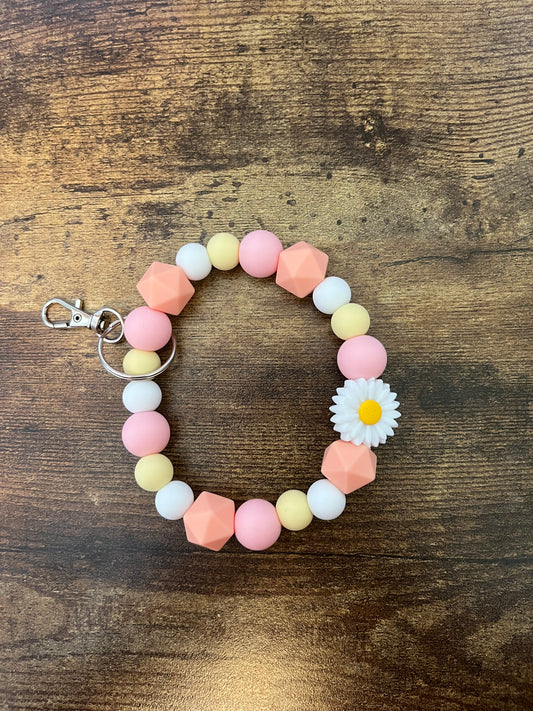 White daisy wristlet keychain