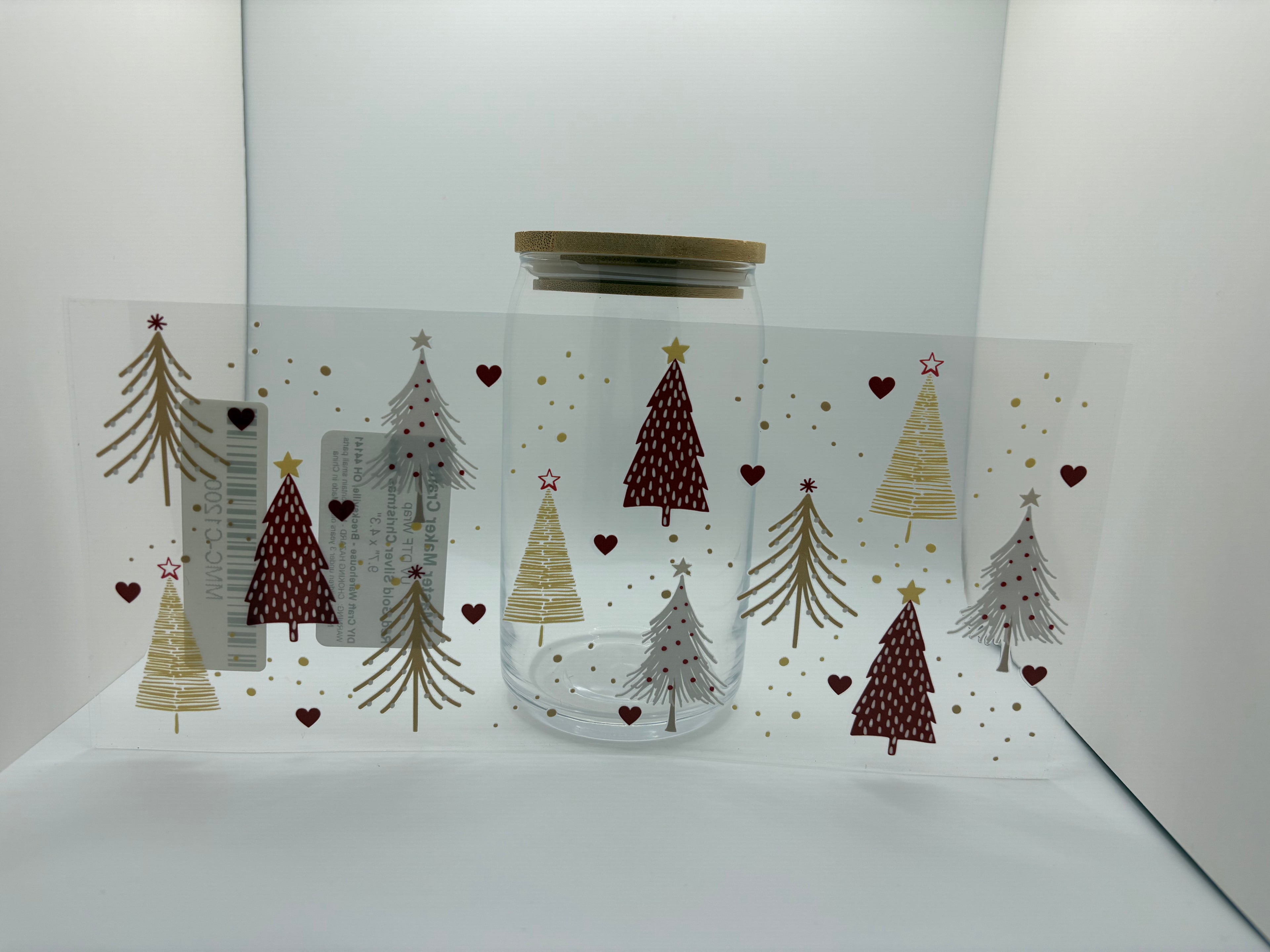16 oz red, gold, and white Christmas tree cup