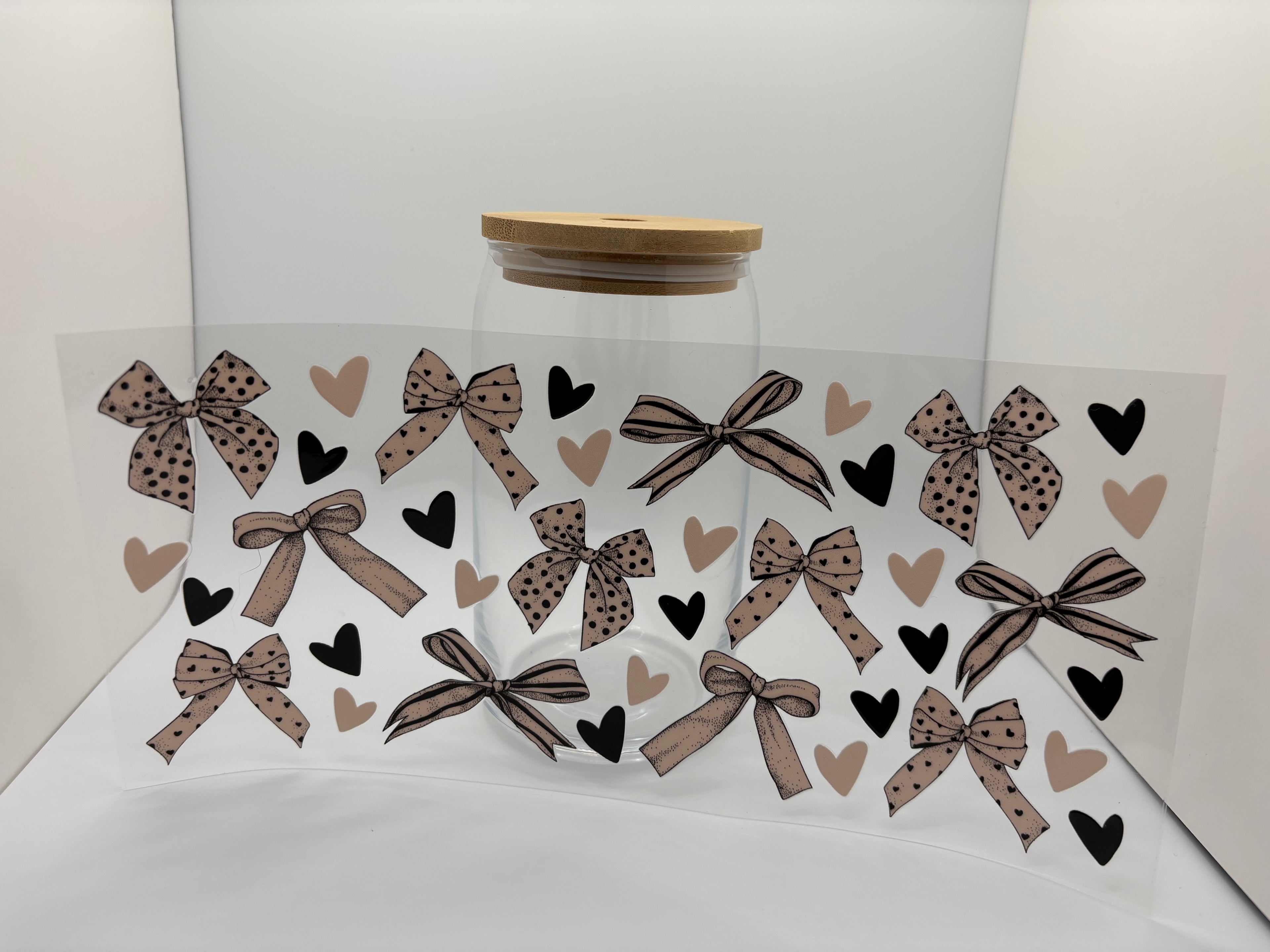 16 oz off white and black bow cup